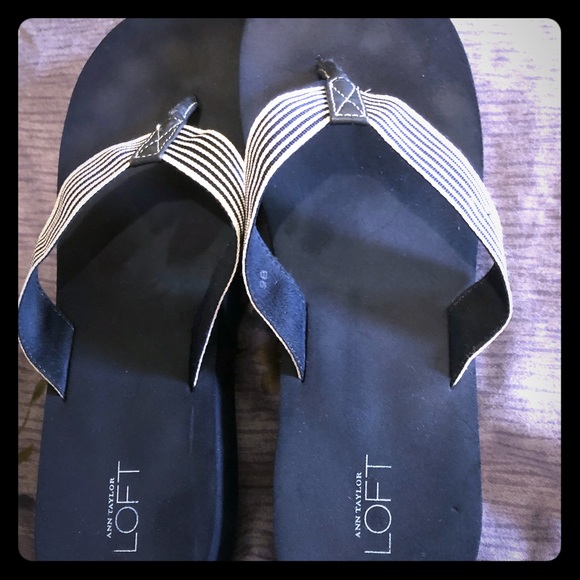 LOFT Shoes - Blue and striped LOFT thick flip flop